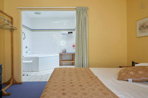 Cottages For Two - Accommodation Tasmania 8