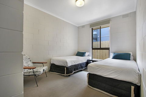 Hybiscus Waterfront Apartments - Accommodation Tasmania 21