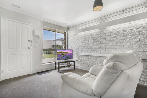 Hybiscus Waterfront Apartments - Accommodation Tasmania 27