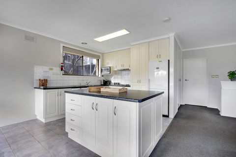 Hybiscus Waterfront Apartments - Accommodation Tasmania 5