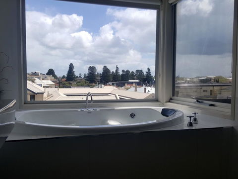 104 On Merri Apartments - Accommodation Tasmania 22