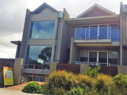 104 On Merri Apartments - Accommodation Tasmania 14