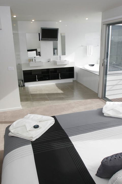 104 On Merri Apartments - Accommodation Tasmania 5