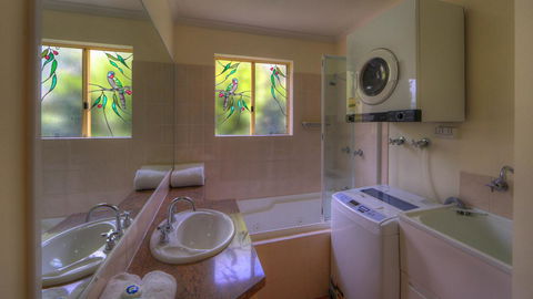 Rainbow Getaway Holiday Apartments - Accommodation Tasmania 29
