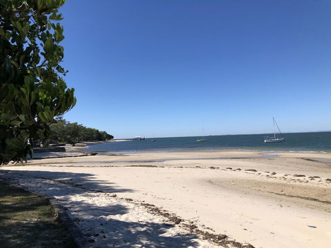 Bribie Island Hotel - Accommodation Tasmania 9