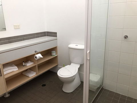 Bribie Island Hotel - Accommodation Tasmania 4