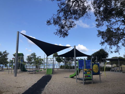Bribie Island Hotel - Accommodation Tasmania 23