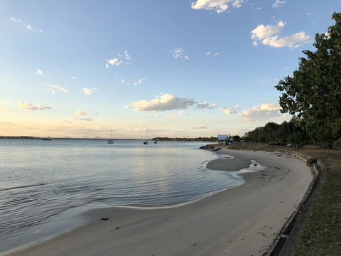 Bribie Island Hotel - Accommodation Tasmania 24