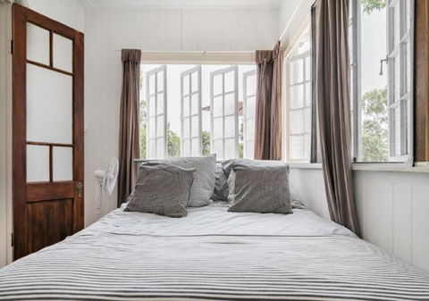Lake Weyba Noosa Lodge & Kangaroos - Accommodation Tasmania 9