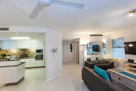 Emerald Noosa - Accommodation Tasmania 8