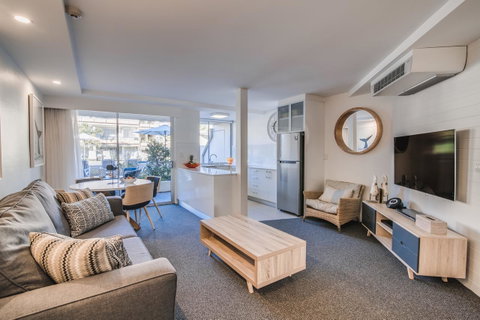 Hotel Laguna - Accommodation Tasmania 1