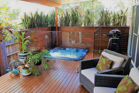 Pandanus Spa Cottage - Accommodation Tasmania 0