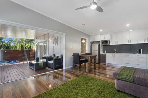 Pandanus Spa Cottage - Accommodation Tasmania 1