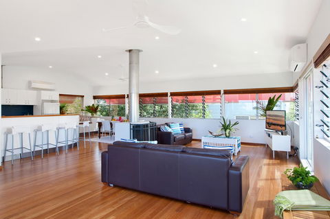 Jolly Roger's Beach House - Accommodation Tasmania 3