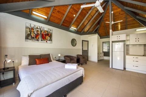 Island Leisure Resort - Accommodation Tasmania 0