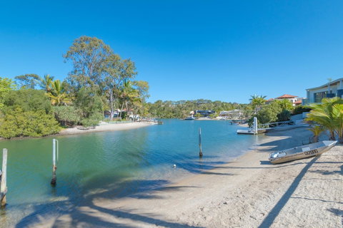 Caribbean Noosa - Accommodation Tasmania 1