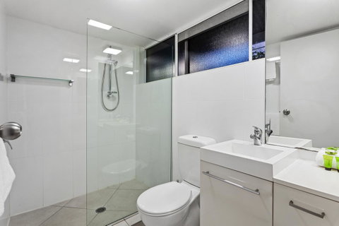 Caribbean Noosa - Accommodation Tasmania 24