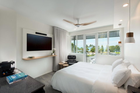 Heart Hotel And Gallery Whitsundays - Accommodation Tasmania 4