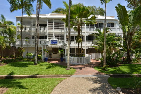 The White House Port Douglas - Accommodation Tasmania 0
