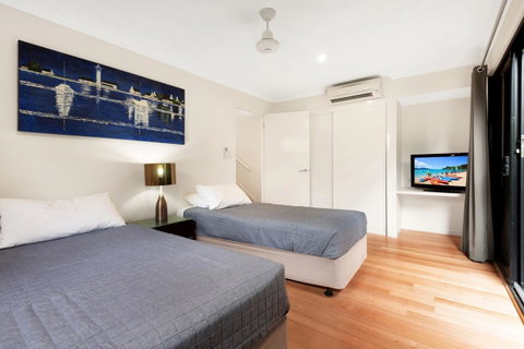 Shorelines - Accommodation Tasmania 7