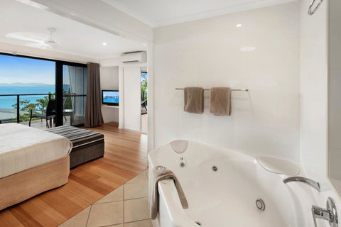 Shorelines - Accommodation Tasmania 2