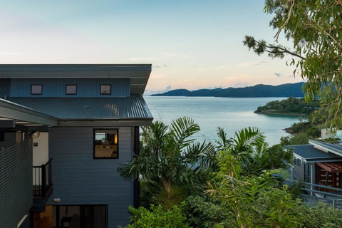 Shorelines - Accommodation Tasmania 24