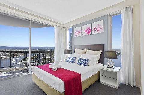 Beach Stay - Ocean & Riverview Resort Chevron Renaissance Central Surfers Paradise - Accommodation Tasmania 8