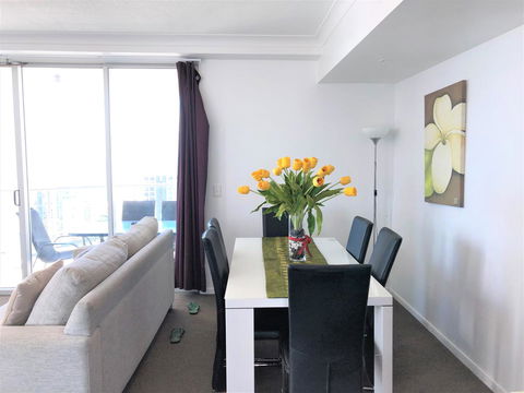 Beach Stay - Ocean & Riverview Resort Chevron Renaissance Central Surfers Paradise - Accommodation Tasmania 4