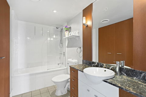 Beach Stay - Ocean & Riverview Resort Chevron Renaissance Central Surfers Paradise - Accommodation Tasmania 6