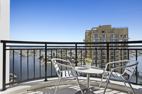 Beach Stay - Ocean & Riverview Resort Chevron Renaissance Central Surfers Paradise - Accommodation Tasmania 13
