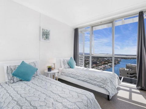 Beach Stay - Ocean & Riverview Resort Chevron Renaissance Central Surfers Paradise - Accommodation Tasmania 2