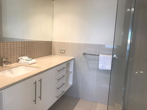 Proximity Waterfront Apartments - Accommodation Tasmania 11