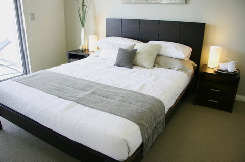 Proximity Waterfront Apartments - Accommodation Tasmania 36