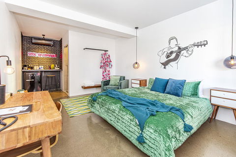 The Pink Hotel Coolangatta - Accommodation Tasmania 27
