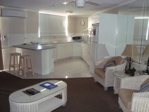 Grosvenor Beachfront Apartments Surfers Paradise - Accommodation Tasmania 14