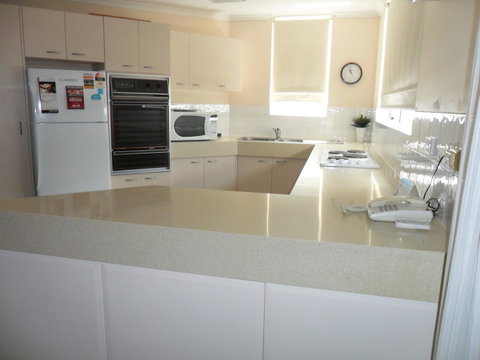 Grosvenor Beachfront Apartments Surfers Paradise - Accommodation Tasmania 15