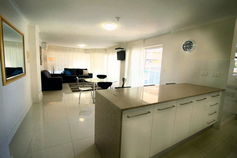 Grosvenor Beachfront Apartments Surfers Paradise - Accommodation Tasmania 3