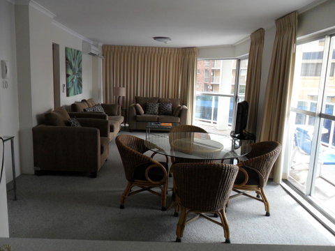 Grosvenor Beachfront Apartments Surfers Paradise - Accommodation Tasmania 23