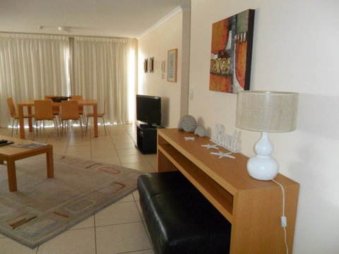 Grosvenor Beachfront Apartments Surfers Paradise - Accommodation Tasmania 10