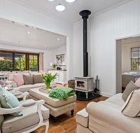 Frangipani House - Accommodation Tasmania