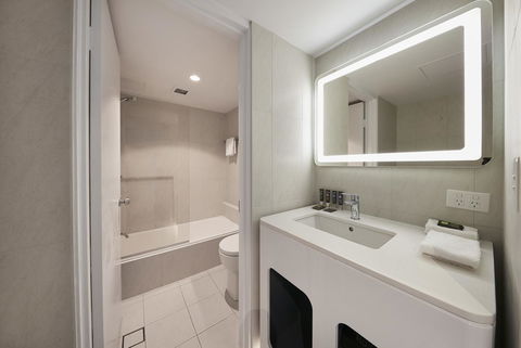 Novotel Surfers Paradise - Accommodation Tasmania 13