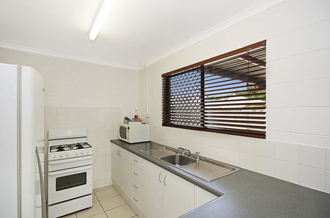 Townsville Holiday Apartments - Accommodation Tasmania 17