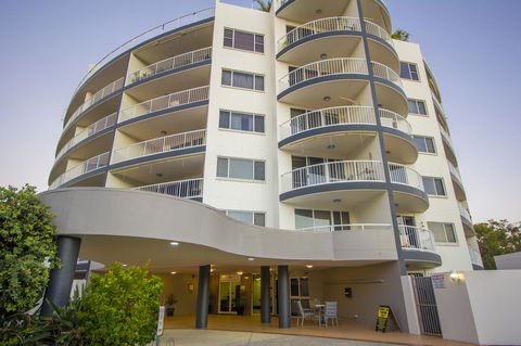 Fairways Golf & Beach Retreat Bribie Island - Accommodation Tasmania 9