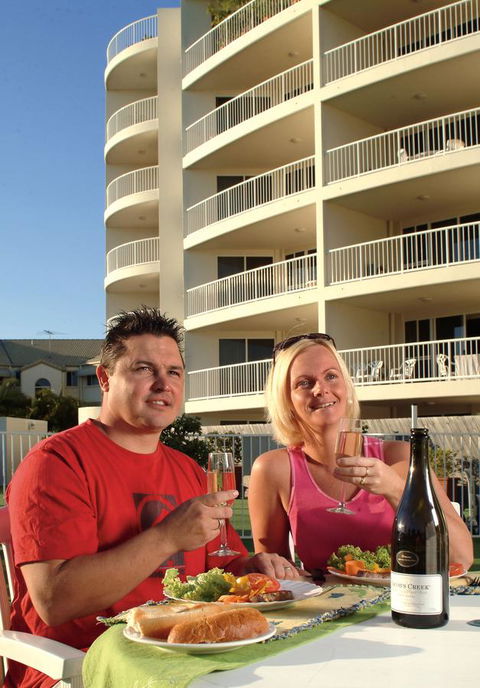 Fairways Golf & Beach Retreat Bribie Island - Accommodation Tasmania 11