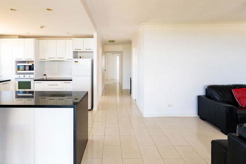 Burgess @ Kings Beach Apartments - Accommodation Tasmania 14