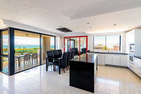 Burgess @ Kings Beach Apartments - Accommodation Tasmania 12