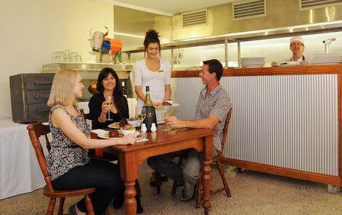 Cairns Queenslander Hotel & Apartments - Accommodation Tasmania 11