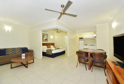 Cairns Queenslander Hotel & Apartments - Accommodation Tasmania 9