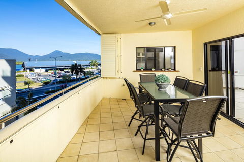Jack And Newell Holiday Apartments - Accommodation Tasmania 20