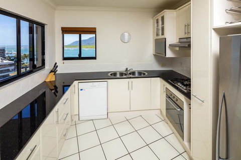 Jack And Newell Holiday Apartments - Accommodation Tasmania 34